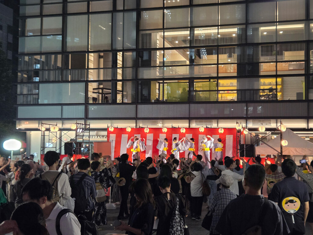 東京都千代田区で設営した盆踊りステージ 1