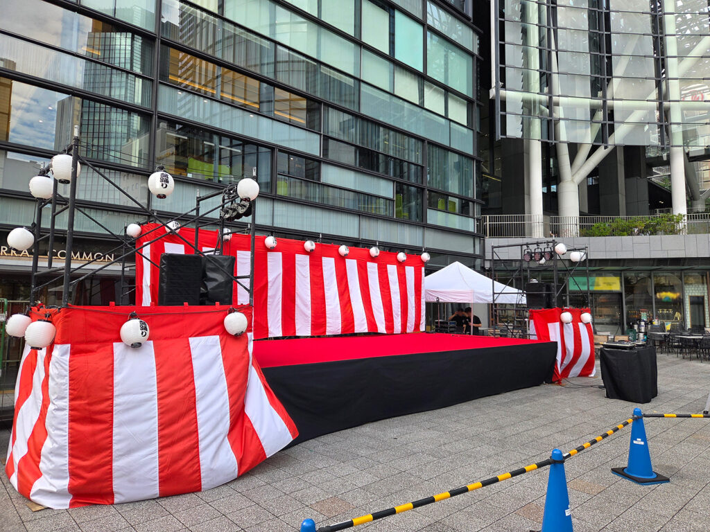 東京都千代田区で設営した盆踊りステージ 2