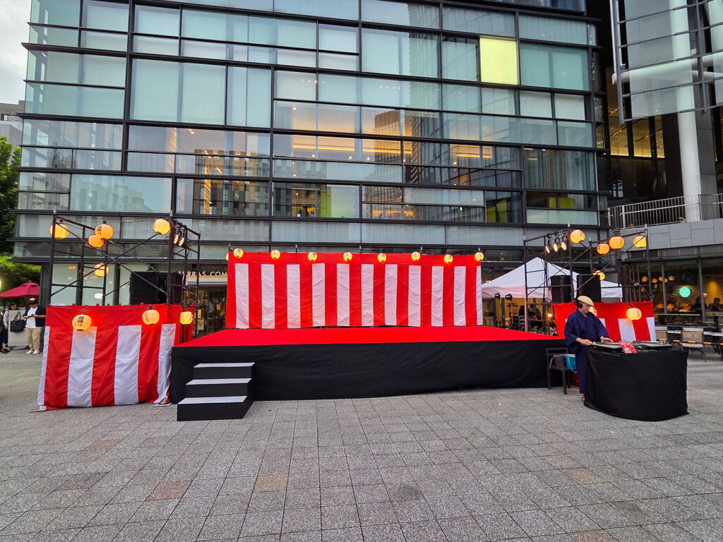 東京都千代田区で設営した盆踊りステージ 4