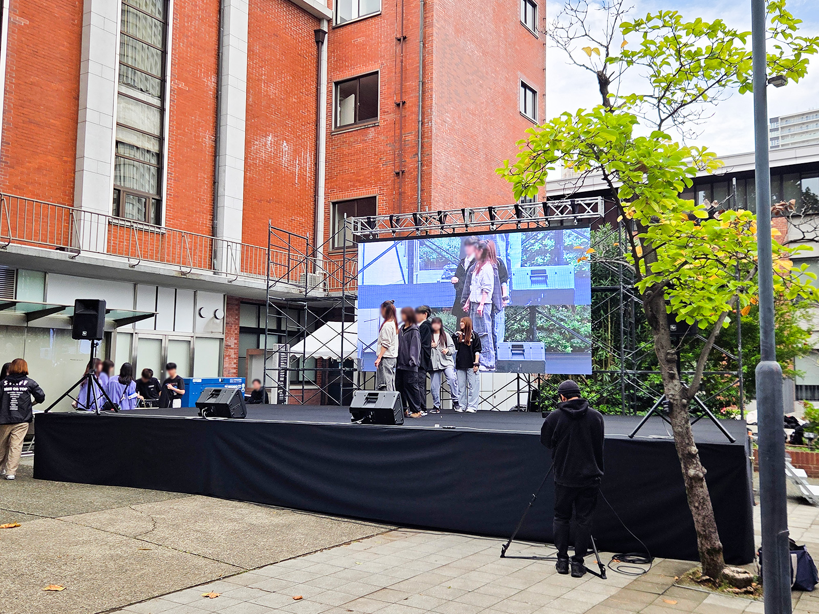 【2025】葛飾区の大学祭で3間×5間イントレステージ設営 2