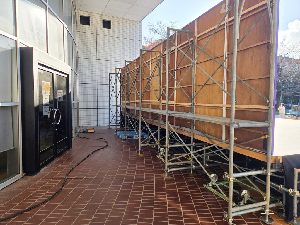 【2025年】東京の大学で行われた学園祭でステージを施工しました! 9