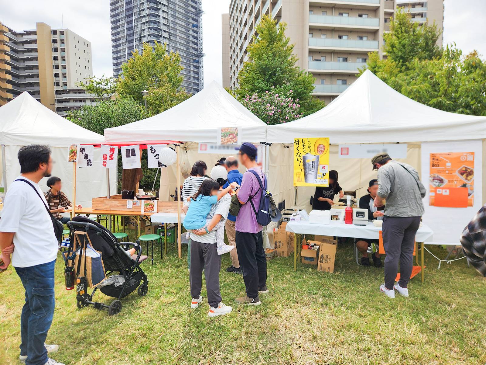 東京都足立区で行われた食と音楽の祭典にて、トラスルーフステージを施工8